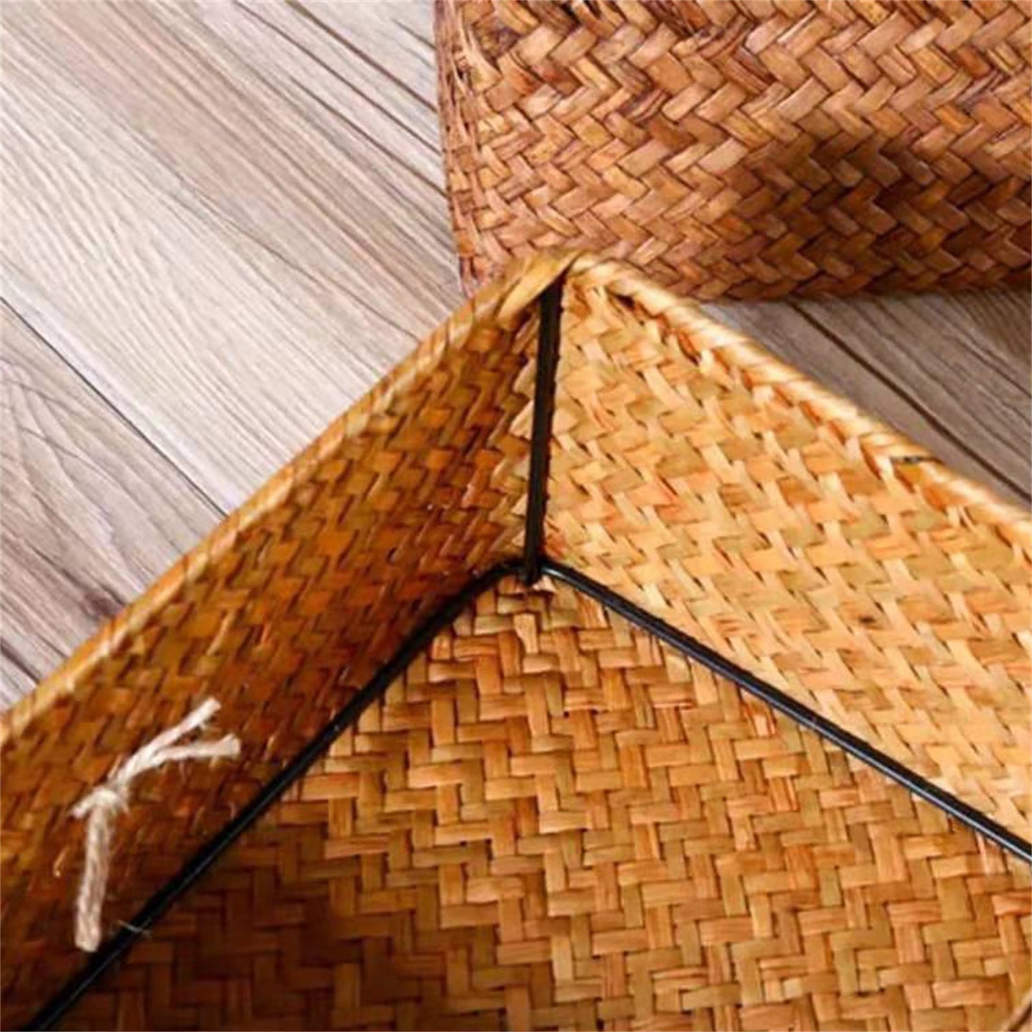 Handwoven Seagrass Basket with Lid — Coffee Brown