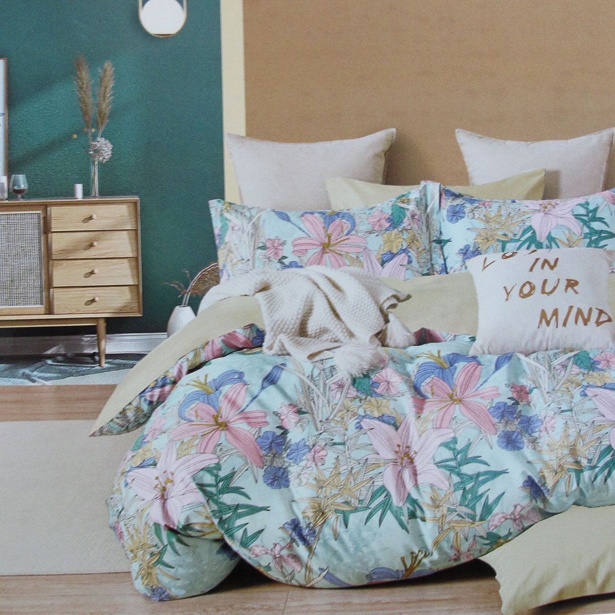 Lily Flowers Reversible Cotton Floral Quilt Cover Set - Queen